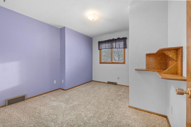 5308 4TH ST SW, Minot, ND 58701