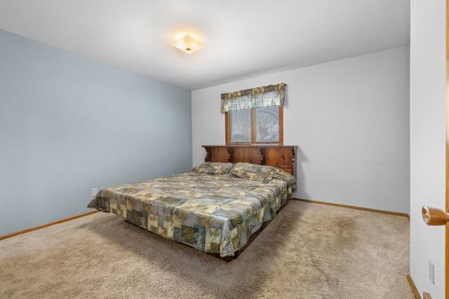 5308 4TH ST SW, Minot, ND 58701