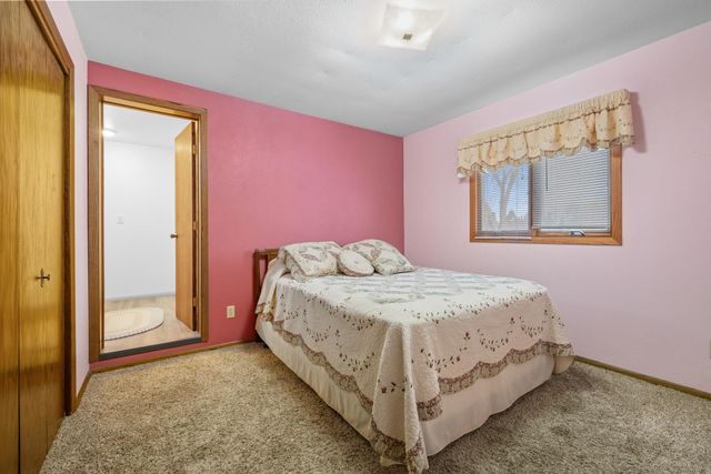 5308 4TH ST SW, Minot, ND 58701