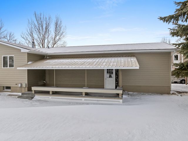 5308 4TH ST SW, Minot, ND 58701