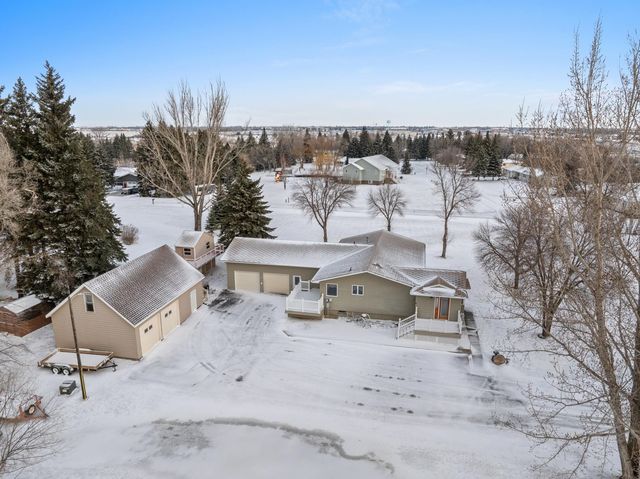 5308 4TH ST SW, Minot, ND 58701