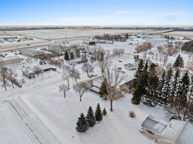 5308 4TH ST SW, Minot, ND 58701