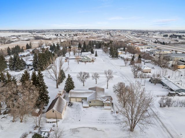 5308 4TH ST SW, Minot, ND 58701