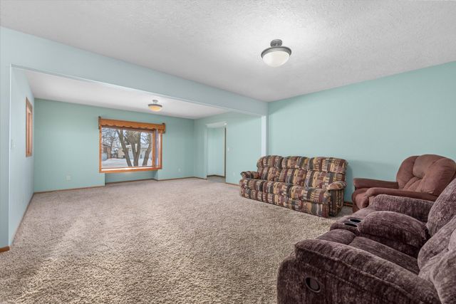 5308 4TH ST SW, Minot, ND 58701