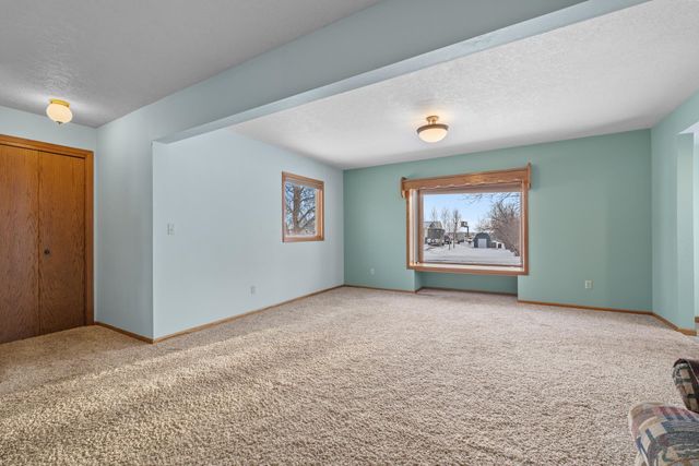 5308 4TH ST SW, Minot, ND 58701