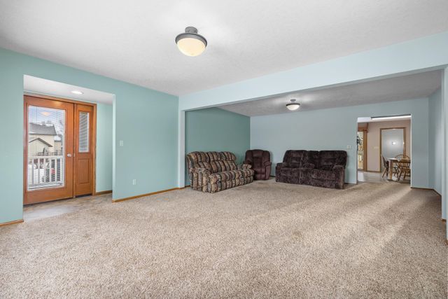 5308 4TH ST SW, Minot, ND 58701