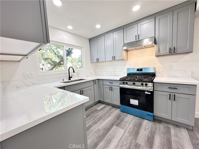 1919 Sherry Lane 46, Santa Ana, CA 92705