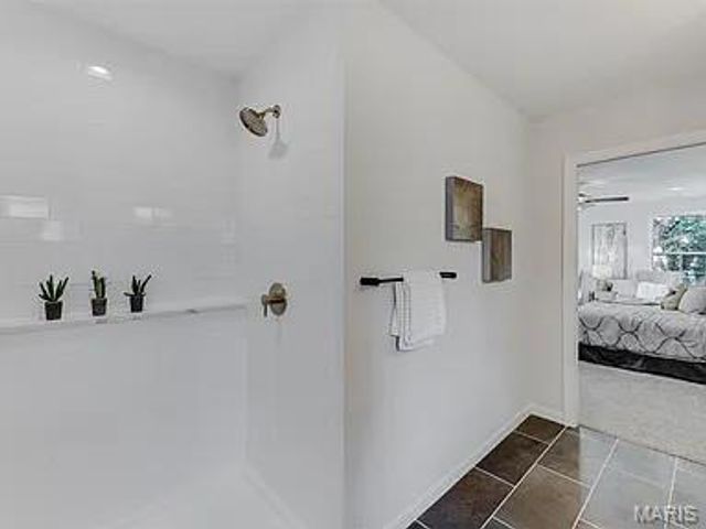 2515 Melvin Avenue, St Louis, MO 63144