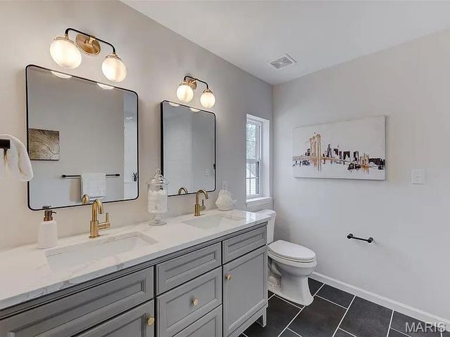2515 Melvin Avenue, St Louis, MO 63144