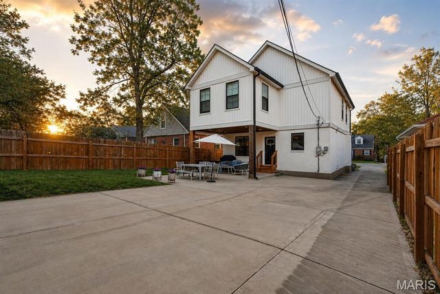 2515 Melvin Avenue, St Louis, MO 63144