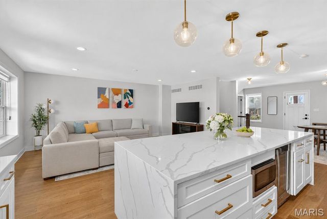 2515 Melvin Avenue, St Louis, MO 63144