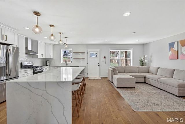2515 Melvin Avenue, St Louis, MO 63144