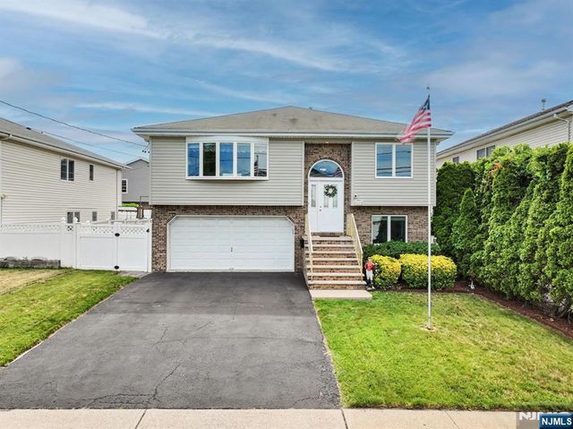12 William Street, Saddle Brook, NJ 07663