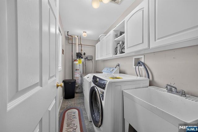 12 William Street, Saddle Brook, NJ 07663