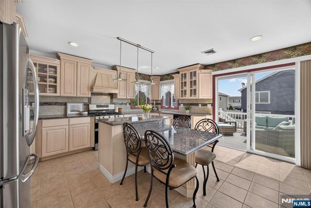 12 William Street, Saddle Brook, NJ 07663