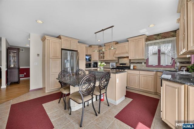 12 William Street, Saddle Brook, NJ 07663