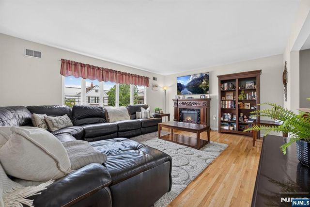 12 William Street, Saddle Brook, NJ 07663