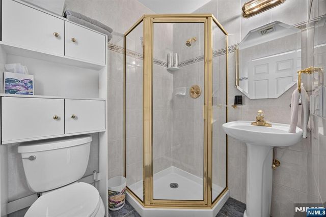 12 William Street, Saddle Brook, NJ 07663