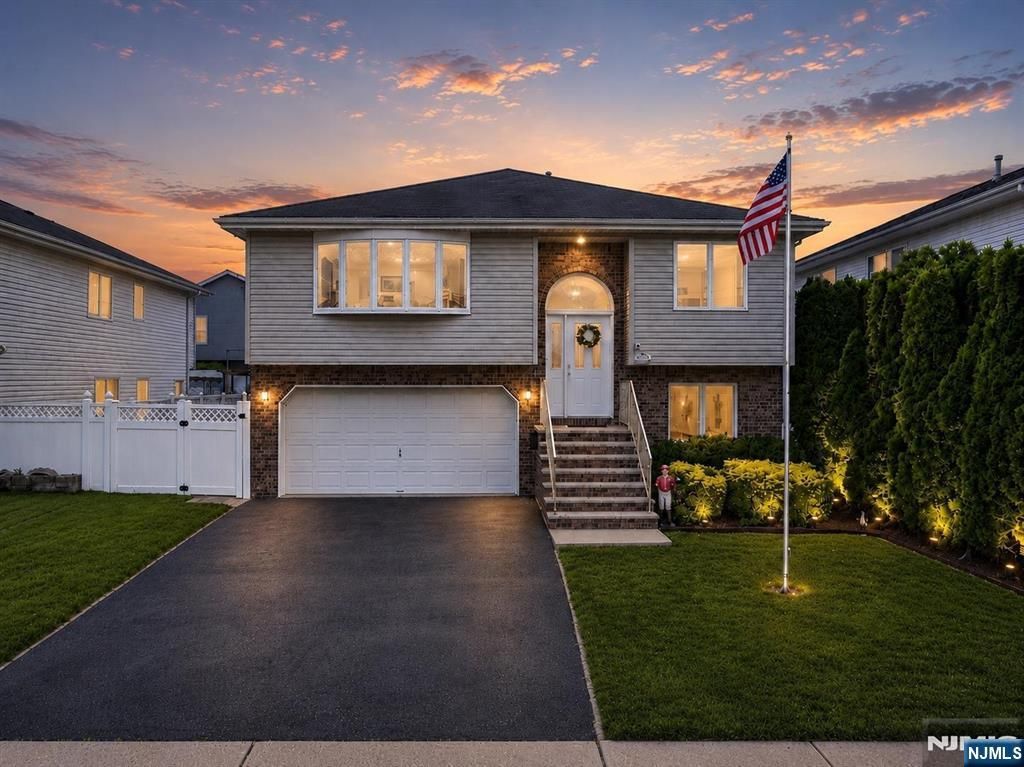 12 William Street, Saddle Brook, NJ 07663
