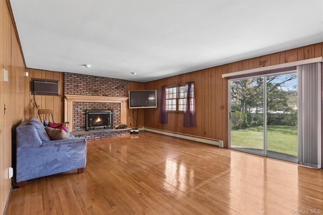 106 Aster Drive, New Hyde Park, NY 11040