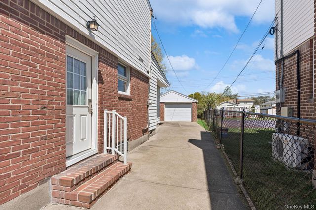 106 Aster Drive, New Hyde Park, NY 11040