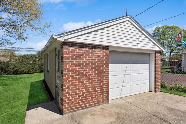 106 Aster Drive, New Hyde Park, NY 11040