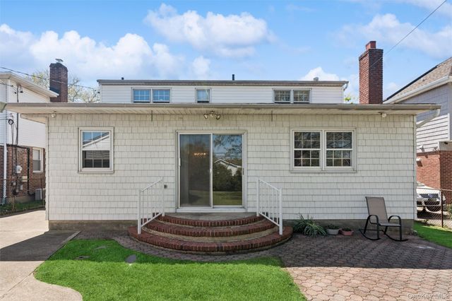 106 Aster Drive, New Hyde Park, NY 11040