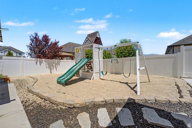 692 W BAXTER LN, Saratoga Springs, UT 84045
