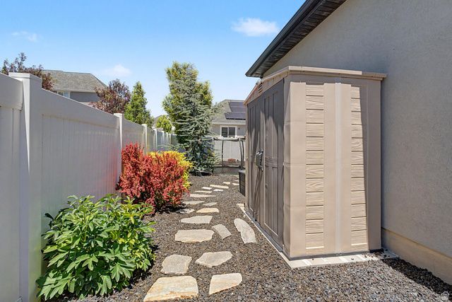 692 W BAXTER LN, Saratoga Springs, UT 84045