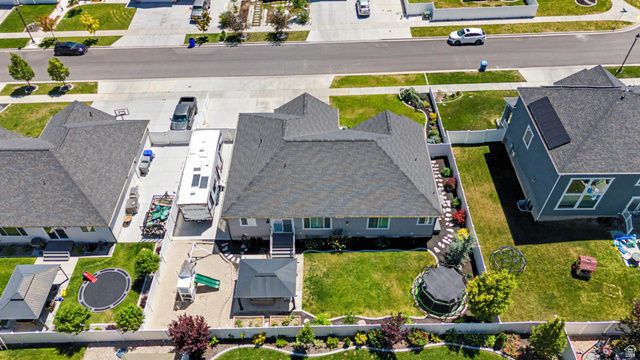 692 W BAXTER LN, Saratoga Springs, UT 84045