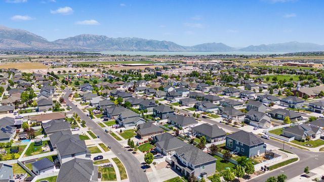 692 W BAXTER LN, Saratoga Springs, UT 84045