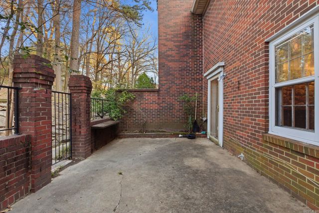 514 Cambridge Place Drive, Little Rock, AR 72227