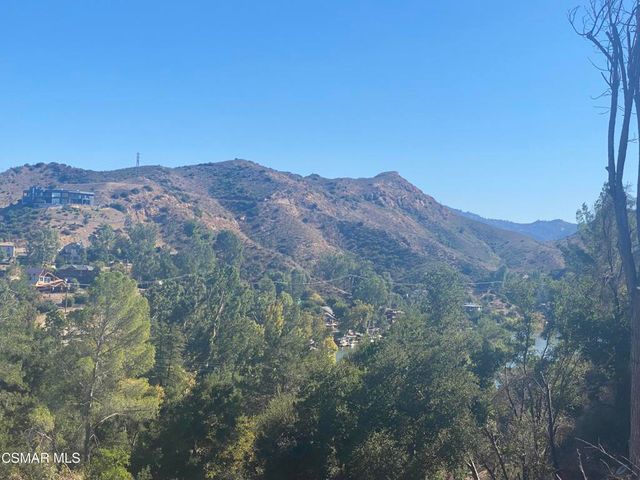 2411 Highpoint Drive, Agoura Hills, CA 91301