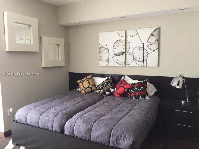 465 Brickell Ave 5605, Miami, FL 33131