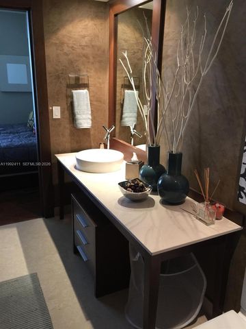 465 Brickell Ave 5605, Miami, FL 33131