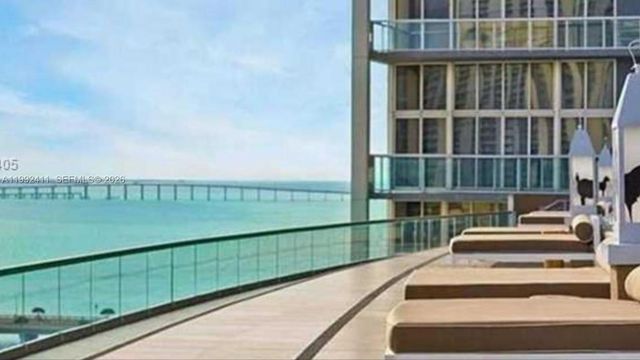 465 Brickell Ave 5605, Miami, FL 33131