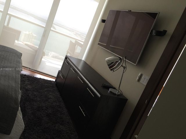 465 Brickell Ave 5605, Miami, FL 33131