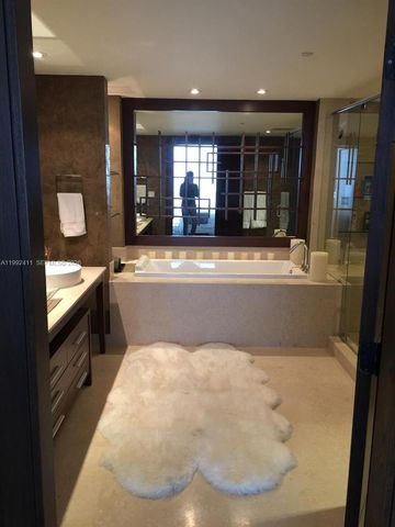 465 Brickell Ave 5605, Miami, FL 33131