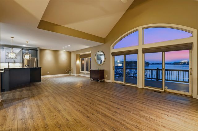 17533 N Fruitport Road 6, Spring Lake, MI 49456