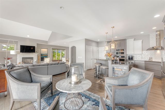 17533 N Fruitport Road 6, Spring Lake, MI 49456
