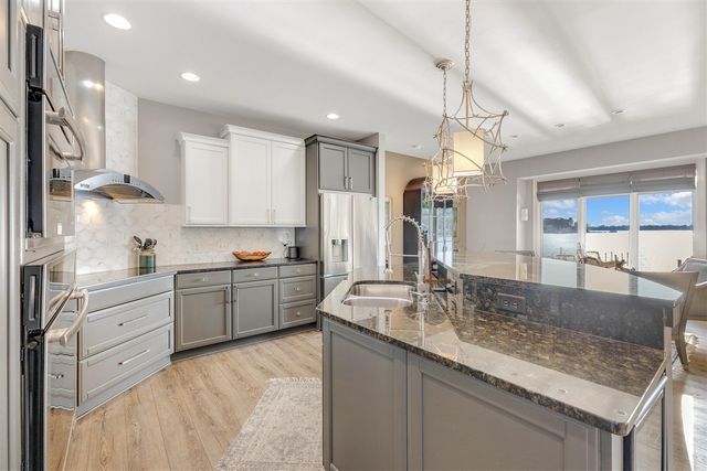 17533 N Fruitport Road 6, Spring Lake, MI 49456