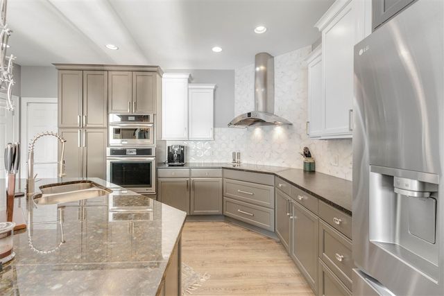 17533 N Fruitport Road 6, Spring Lake, MI 49456