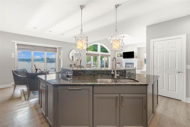 17533 N Fruitport Road 6, Spring Lake, MI 49456