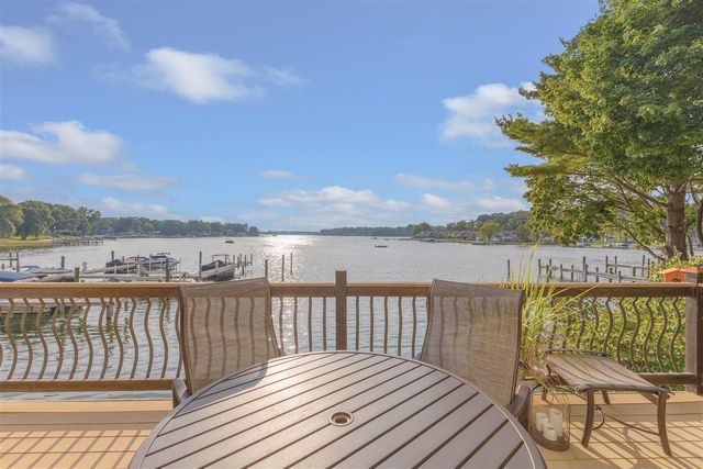 17533 N Fruitport Road 6, Spring Lake, MI 49456