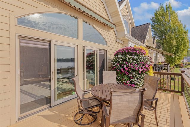 17533 N Fruitport Road 6, Spring Lake, MI 49456