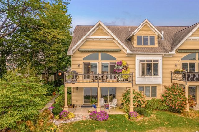 17533 N Fruitport Road 6, Spring Lake, MI 49456