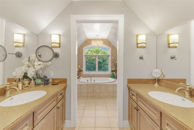 17533 N Fruitport Road 6, Spring Lake, MI 49456