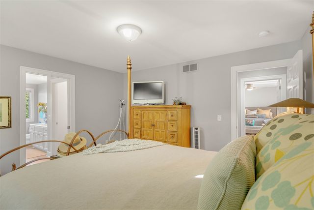 17533 N Fruitport Road 6, Spring Lake, MI 49456