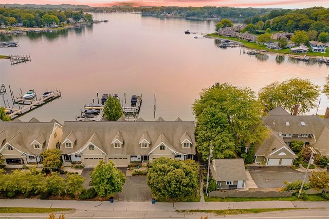 17533 N Fruitport Road 6, Spring Lake, MI 49456