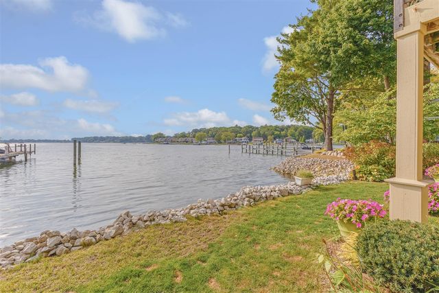 17533 N Fruitport Road 6, Spring Lake, MI 49456